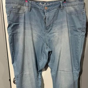 Light wash skinny jeans